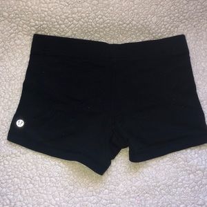 Lululemon Black boogie shorts